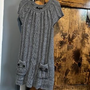 Women’s dress medium